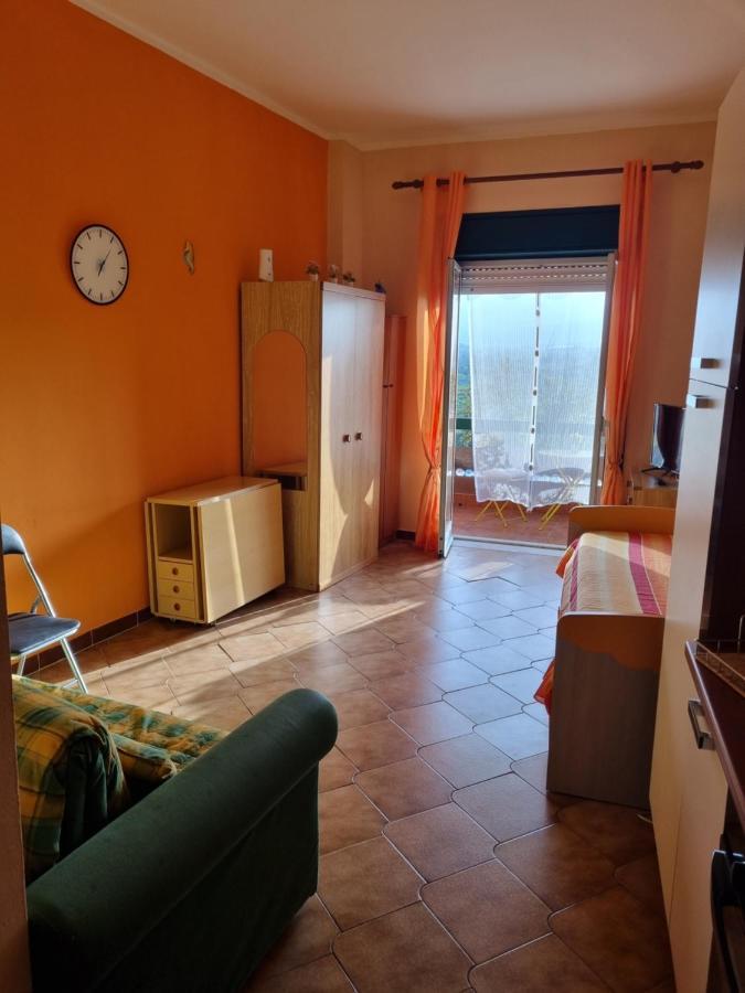 Appartamento Les Roches Noires Giardini Naxos Esterno foto